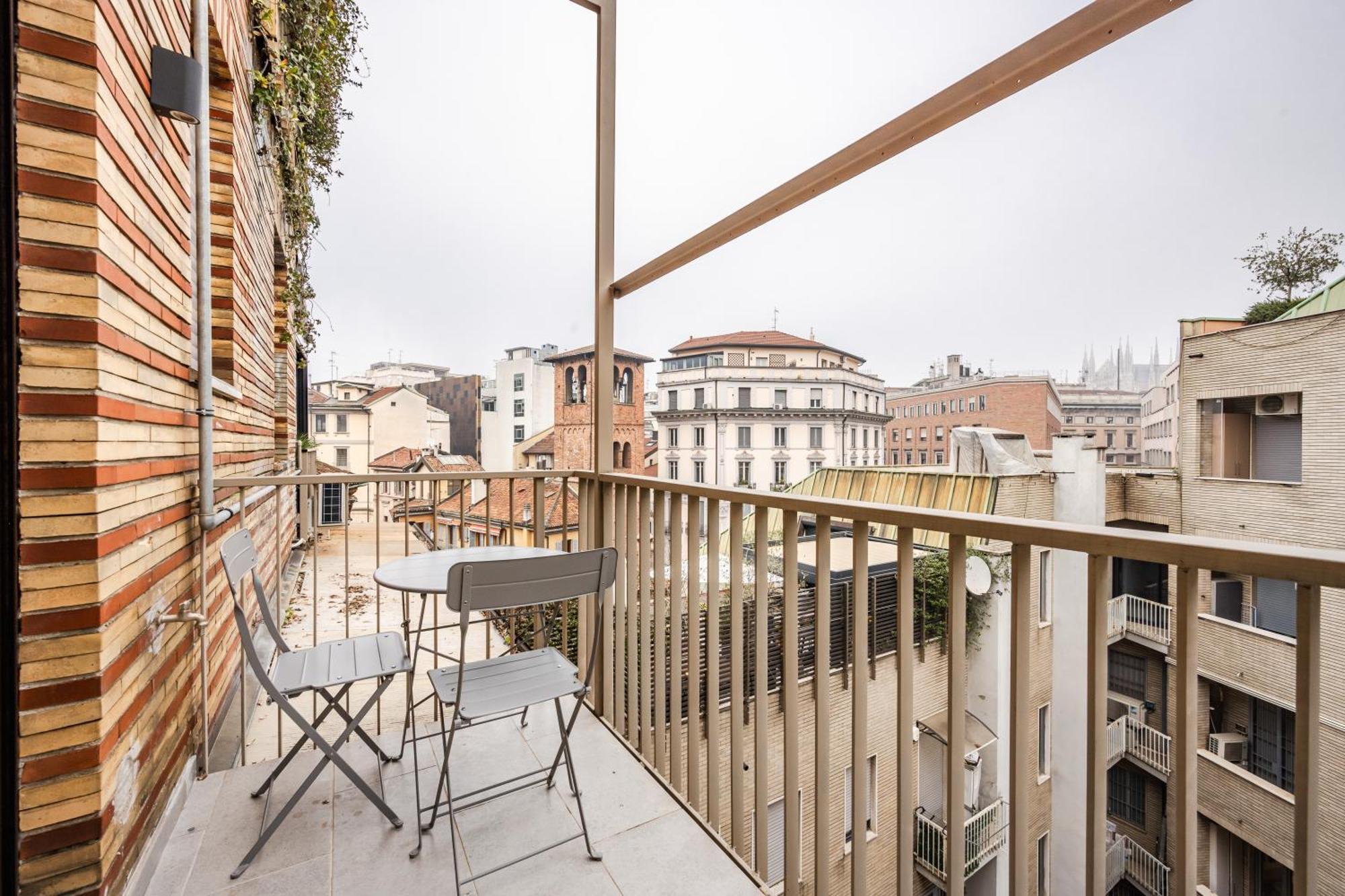 Luxury With View Steps From The Duomo Milán